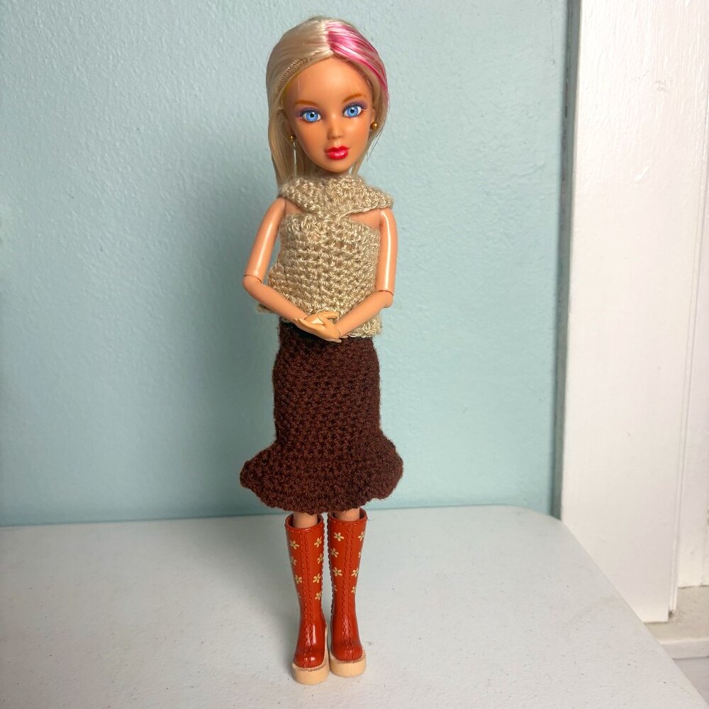 2009 Spin Master Ltd LIV 12" Doll #90914MPG  Articulated  Handmade Skirt and Top